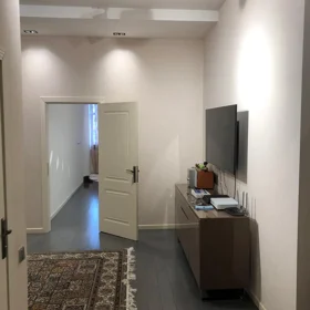 In Baku 202.0 m² apartment is for sale - Image 10