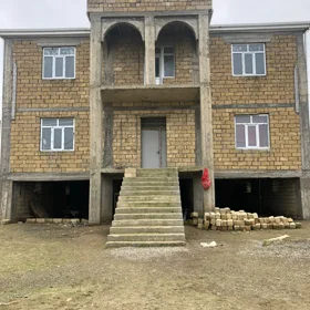 In Binəqədi rayonu 600.0 m² house with 9.0 rooms is for sale - Image 6