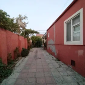 In Khirdalan 200.0 m² house with 5.0 rooms is for sale - Image 3