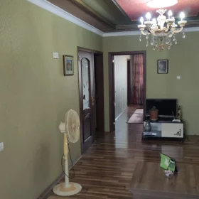 In Baku 200.0 m² apartment is for sale - Image 3