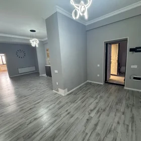In Baku 90.0 m² apartment is for sale - Image 6