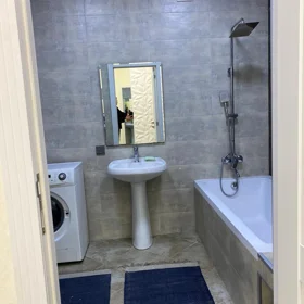In Baku 98.0 m² apartment is for rent - Image 2
