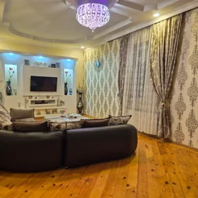In Binəqədi rayonu 190.0 m² house with 4.0 rooms is for sale