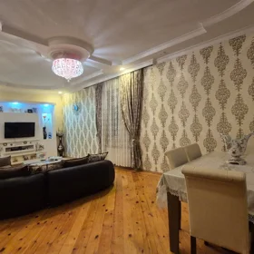 In Binəqədi rayonu 190.0 m² house with 4.0 rooms is for sale - Image 3