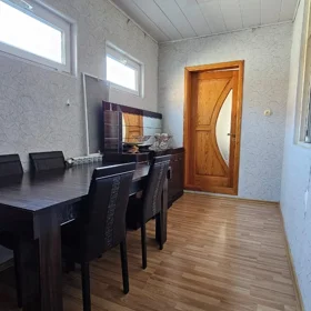 In Binəqədi rayonu 140.0 m² house with 4.0 rooms is for sale - Image 8