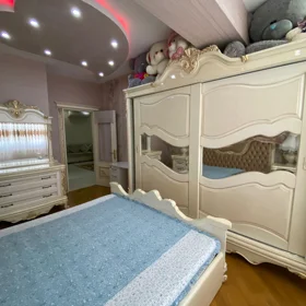 In Baku 155.0 m² apartment is for sale - Image 10