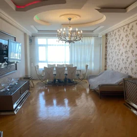 In Baku 156.0 m² apartment is for sale - Image 3
