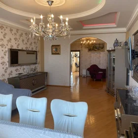 In Baku 156.0 m² apartment is for sale - Image 4