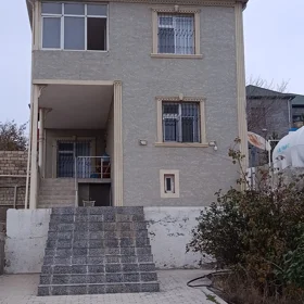 In nan 170.0 m² house with 4.0 rooms is for sale - Image 3