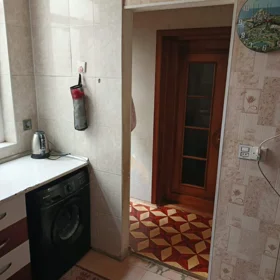 In Baku 100.0 m² house with 4.0 rooms is for rent - Image 4