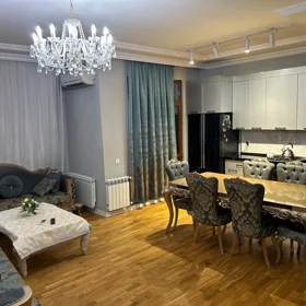 In Baku 100.0 m² apartment is for sale - Image 2