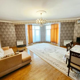 In Baku 130.0 m² apartment is for rent - Image 5