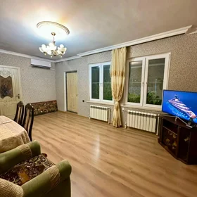 In Baku 90.0 m² house with 4.0 rooms is for sale - Image 2