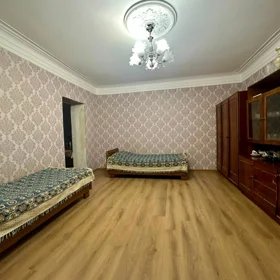 In Baku 90.0 m² house with 4.0 rooms is for sale - Image 9