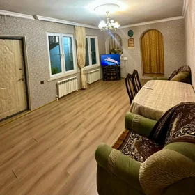 In Baku 90.0 m² house with 4.0 rooms is for sale - Image 10