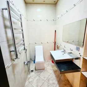 In Baku 130.0 m² apartment is for rent - Image 7