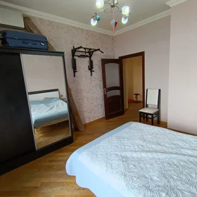 In Baku 70.0 m² apartment is for sale - Image 5