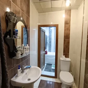 In Baku 70.0 m² apartment is for sale - Image 8