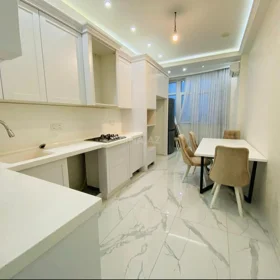 In Baku 135.0 m² apartment is for sale - Image 4