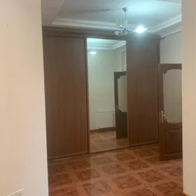 In Baku 135.0 m² apartment is for rent - Image 4