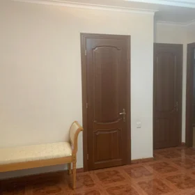 In Baku 135.0 m² apartment is for rent - Image 6
