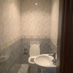 In Baku 135.0 m² apartment is for rent - Image 10