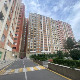 In Baku 70.0 m² apartment is for sale - Image 2