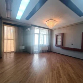 In Baku 170.0 m² apartment is for sale - Image 2