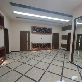 In Baku 170.0 m² apartment is for sale - Image 3