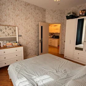 In Baku 70.0 m² apartment is for rent - Image 3