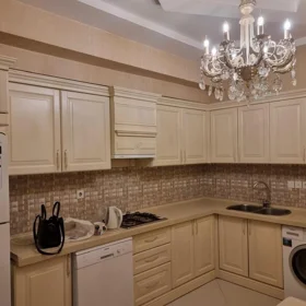 In Baku 135.0 m² apartment is for rent - Image 2
