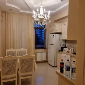 In Baku 135.0 m² apartment is for rent - Image 10
