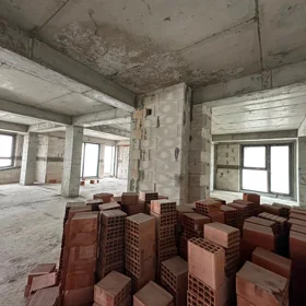 In Baku 259.0 m² apartment is for sale - Image 2