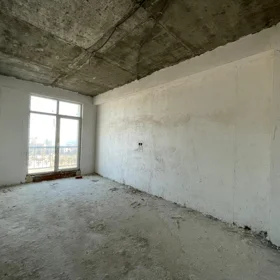 In Baku 215.0 m² apartment is for sale - Image 8