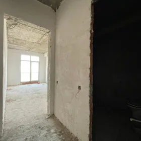 In Baku 215.0 m² apartment is for sale - Image 9