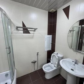 In Baku 75.0 m² apartment is for rent - Image 8