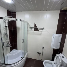 In Baku 75.0 m² apartment is for rent - Image 9