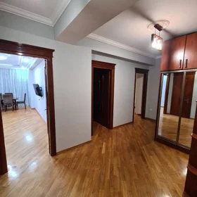 In Baku 90.0 m² apartment is for rent - Image 8
