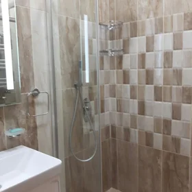 In Baku 110.0 m² apartment is for rent - Image 2