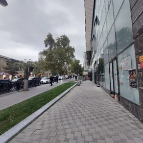 In Baku 92.0 m² commercial is for sale - Image 4