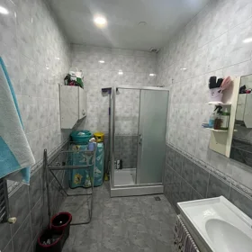 In Baku 170.0 m² apartment is for rent - Image 7