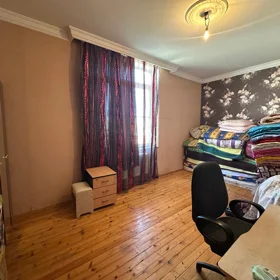 In Binəqədi rayonu 500.0 m² house with 8.0 rooms is for sale - Image 8