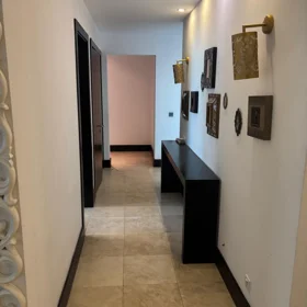 In Baku 193.0 m² apartment is for rent - Image 9