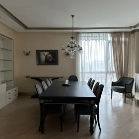 In Baku 170.0 m² apartment is for rent - Image 8