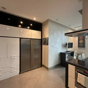 In Baku 170.0 m² apartment is for rent - Image 10