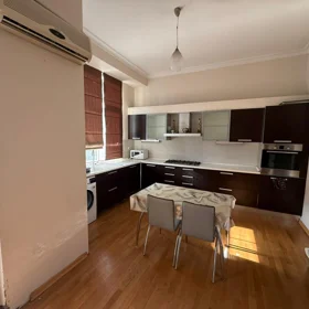 In Baku 140.0 m² apartment is for rent - Image 5