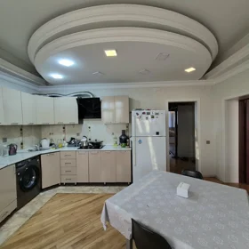 In Baku 125.0 m² apartment is for sale - Image 2