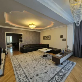 In Baku 125.0 m² apartment is for sale - Image 3
