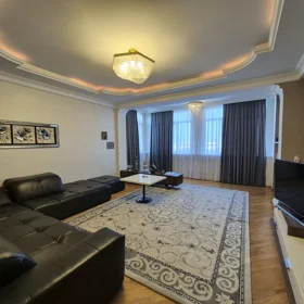 In Baku 125.0 m² apartment is for sale - Image 5