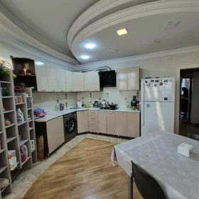 In Baku 125.0 m² apartment is for sale - Image 10